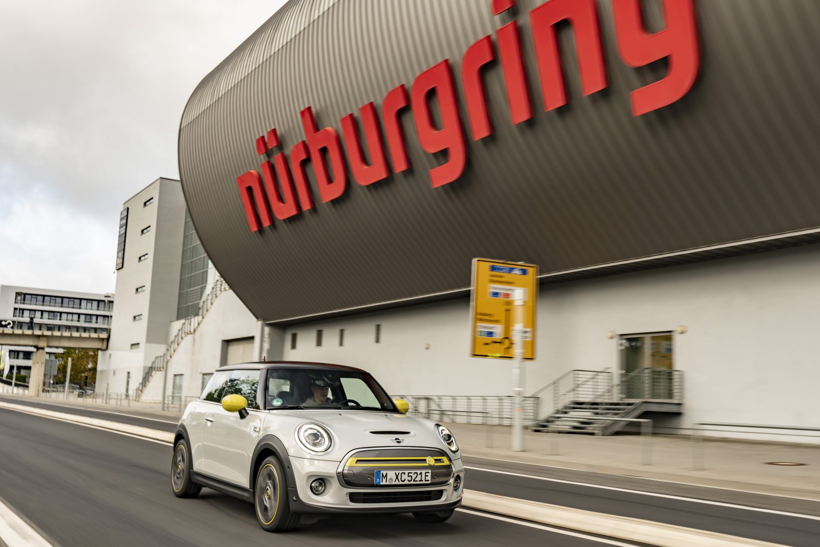 Mini Cooper Se Nurburgring (2)