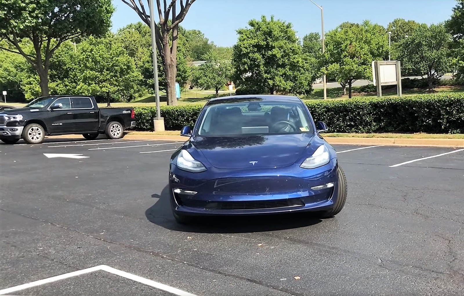 Tesla Model3 Blue Smart Summon