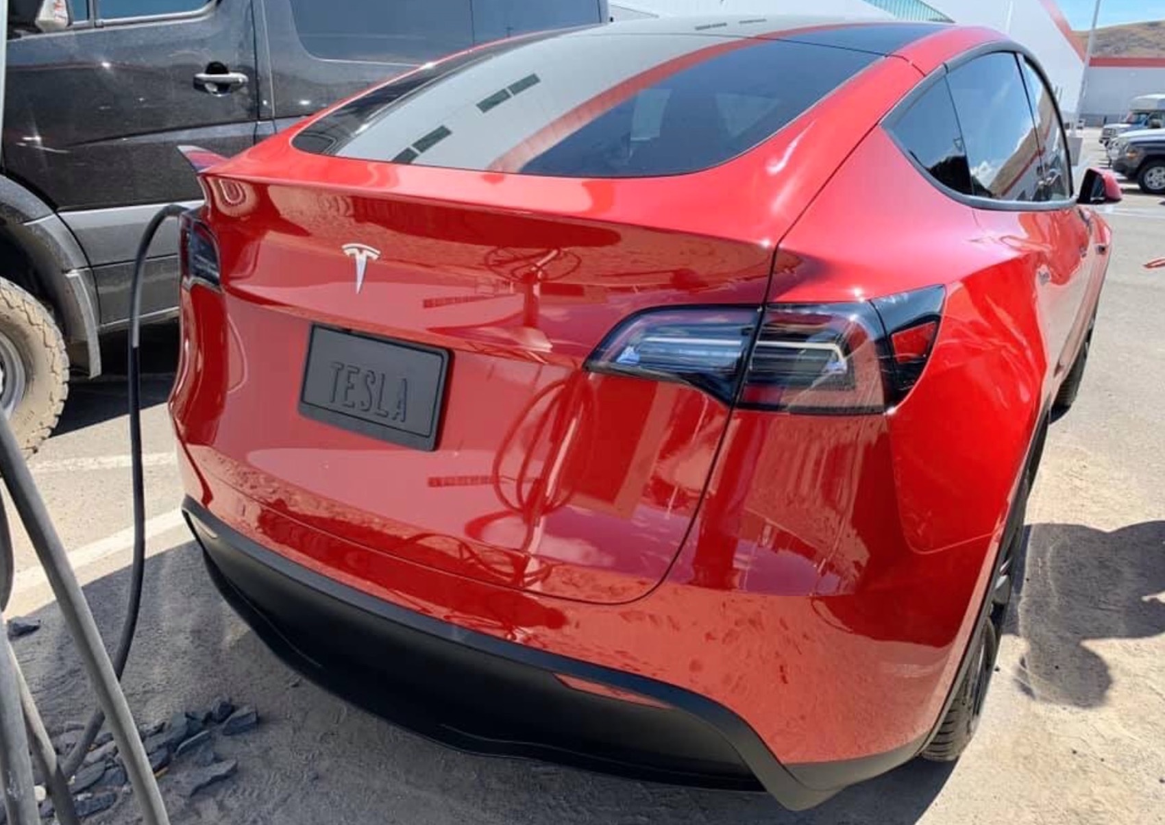 Tesla Modely Rojo