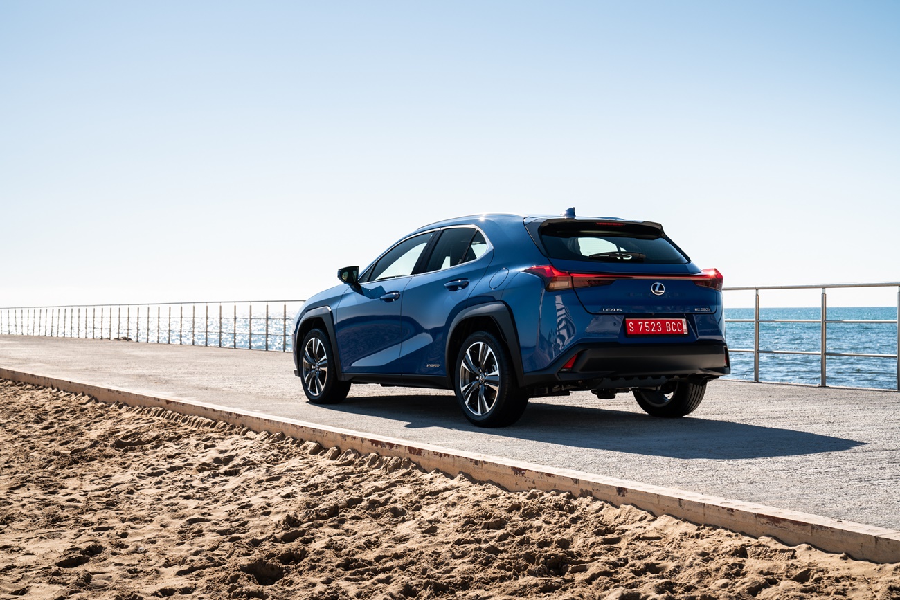  Lexus Ux 250h 3