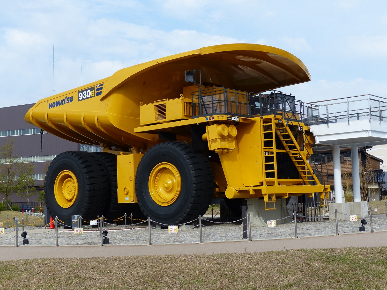 Camion Bateria Mas Grande Mundo (2)