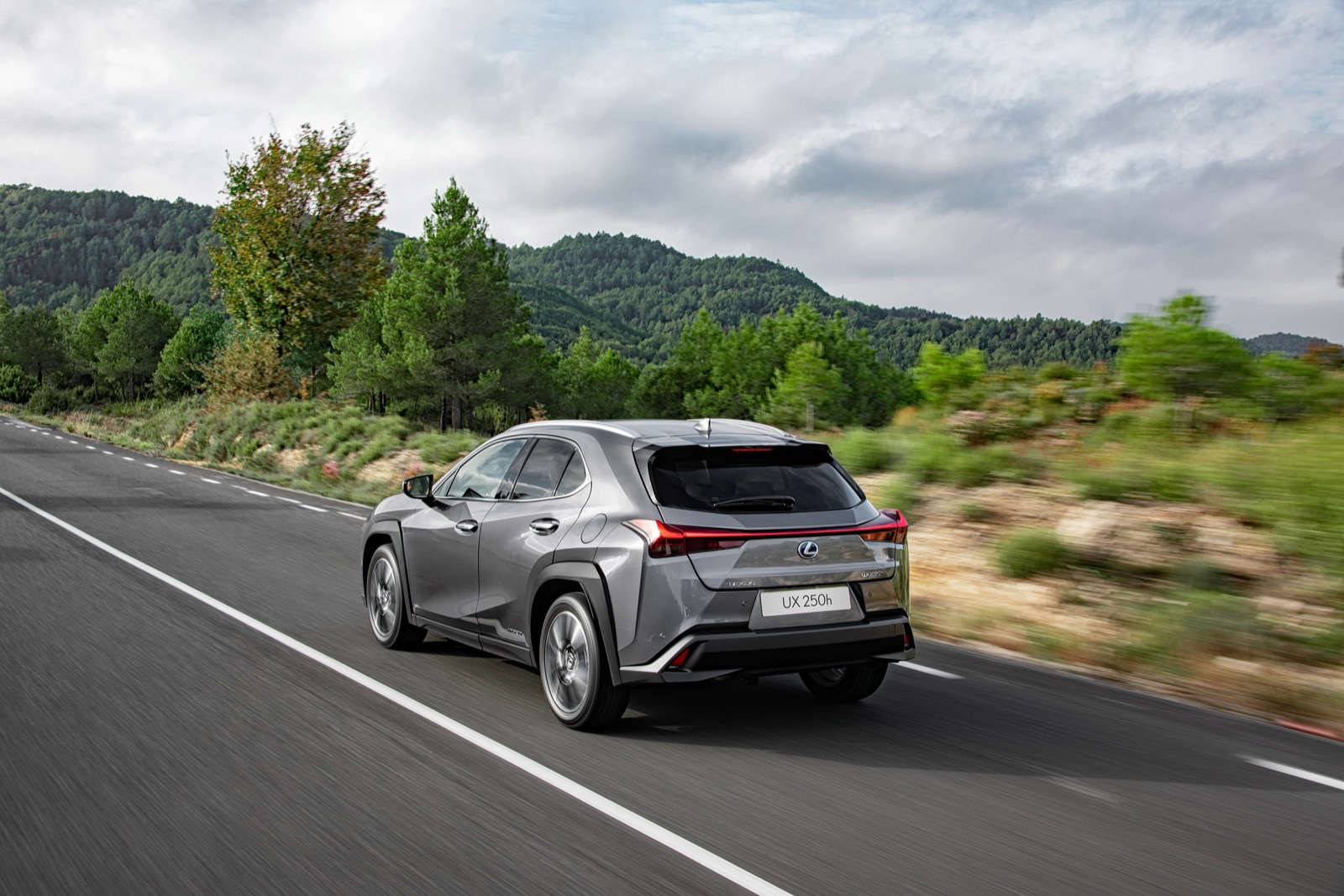 Lexus Ux 250h 4